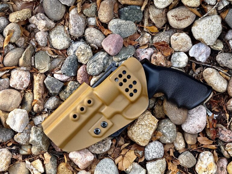Smith & Wesson Model 15 in a KSG Armory Saratoga IWB holster